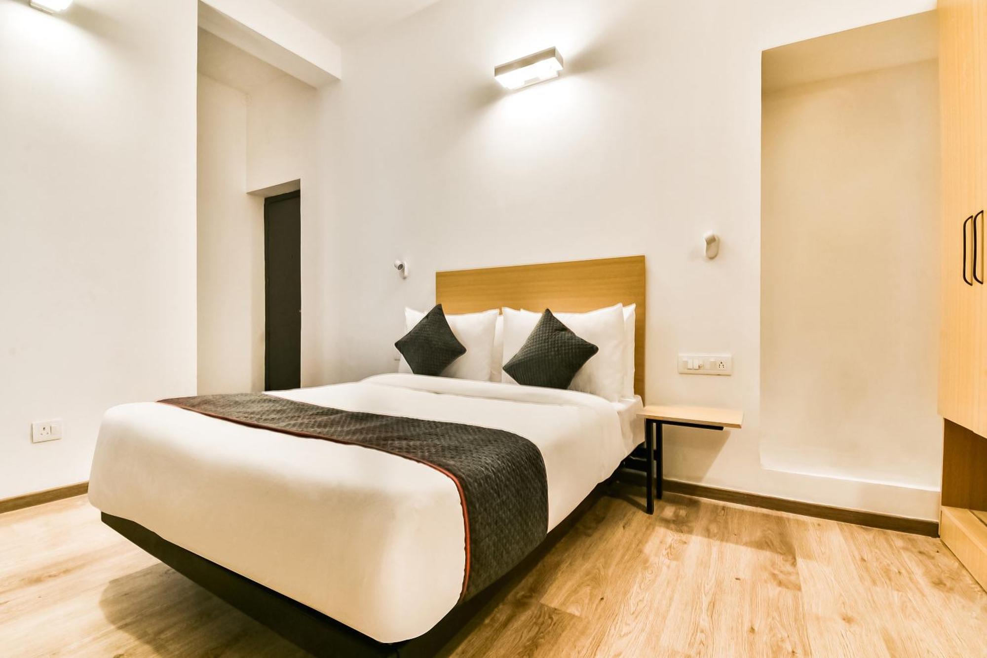 Super Townhouse Menka Hotell Patna  Exteriör bild