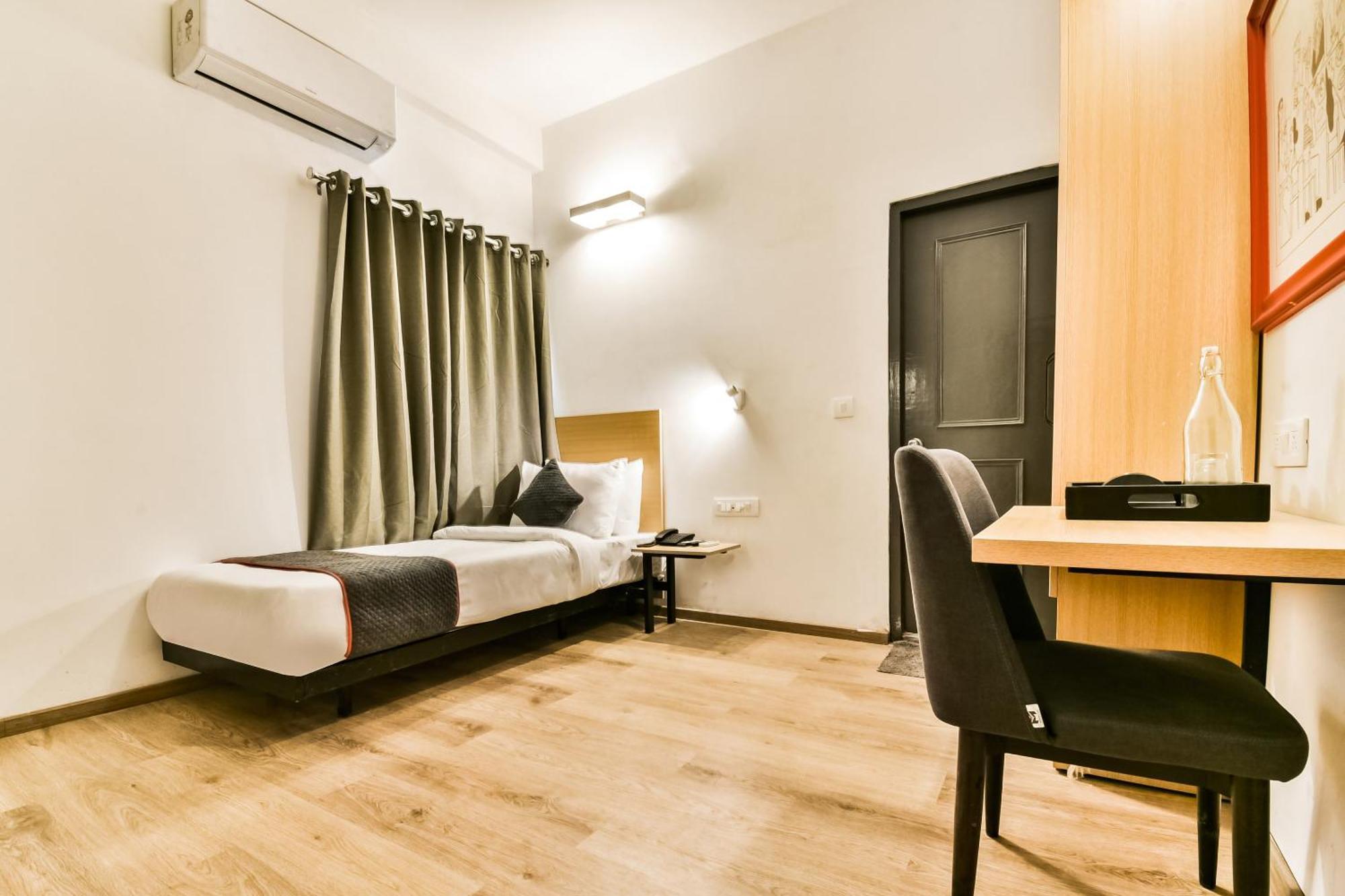 Super Townhouse Menka Hotell Patna  Exteriör bild