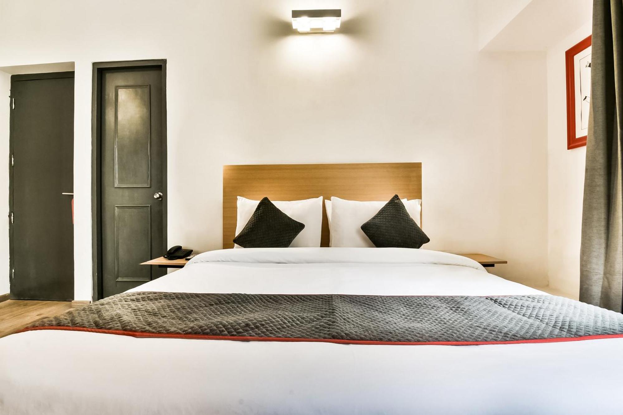 Super Townhouse Menka Hotell Patna  Exteriör bild